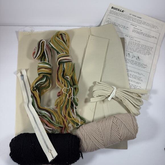 Vtg Bucilla Needlepoint Pillow Kit 4277 "Oriental Blossoms" Opened Package - Picture 3 of 11